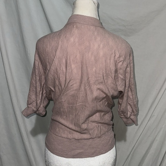 blush pink half sleeve Aerie 3 button cardigan size medium - Picture 2 of 4